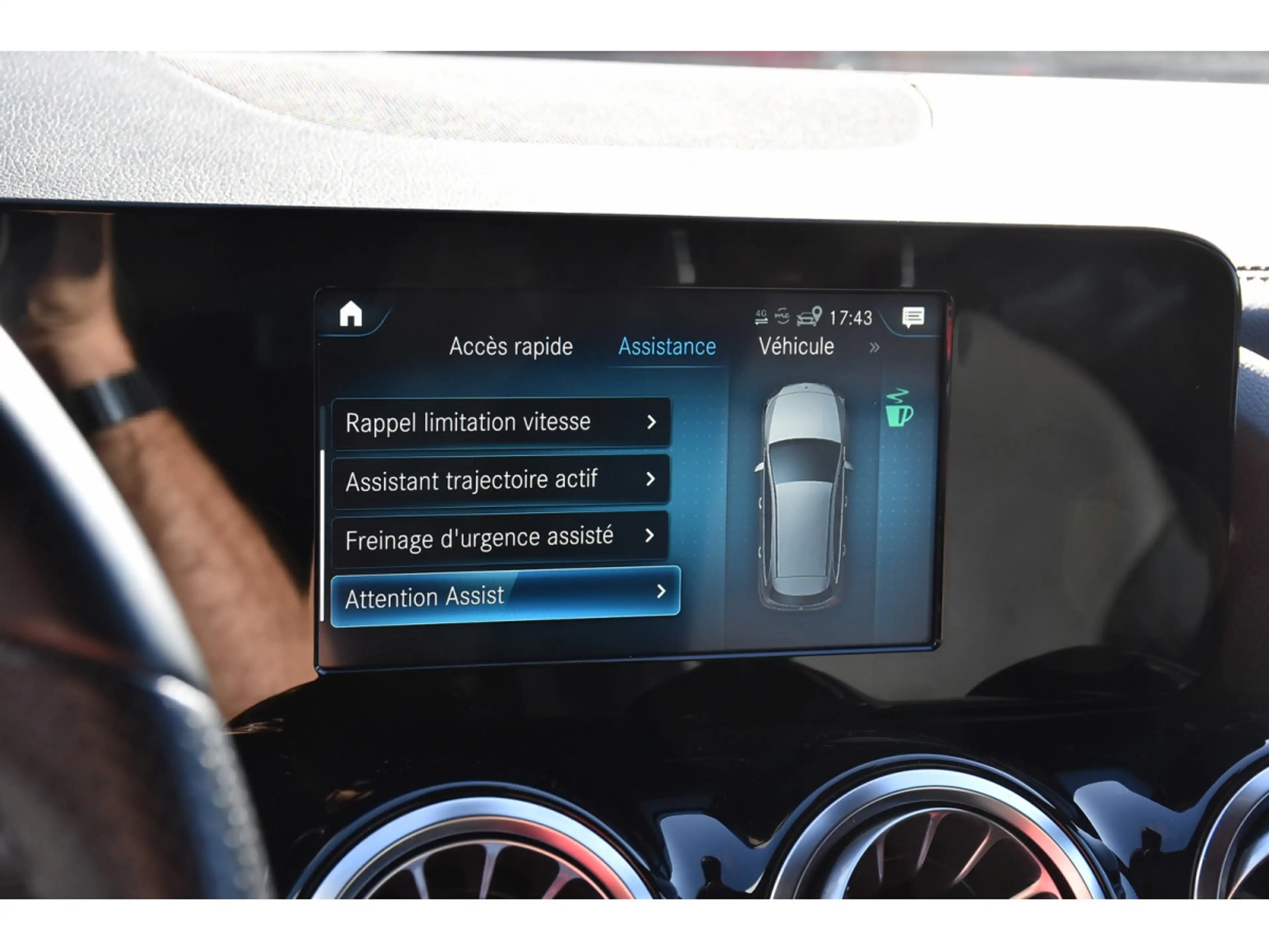 Mercedes-Benz B 180 AMG Line 7G-Tronic CUIR GPS LANE CAM CARNET — photo 14