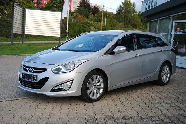 Hyundai i40 cw 1.7 CRDi Style.2-Hand.Scheckheft.8xRäder