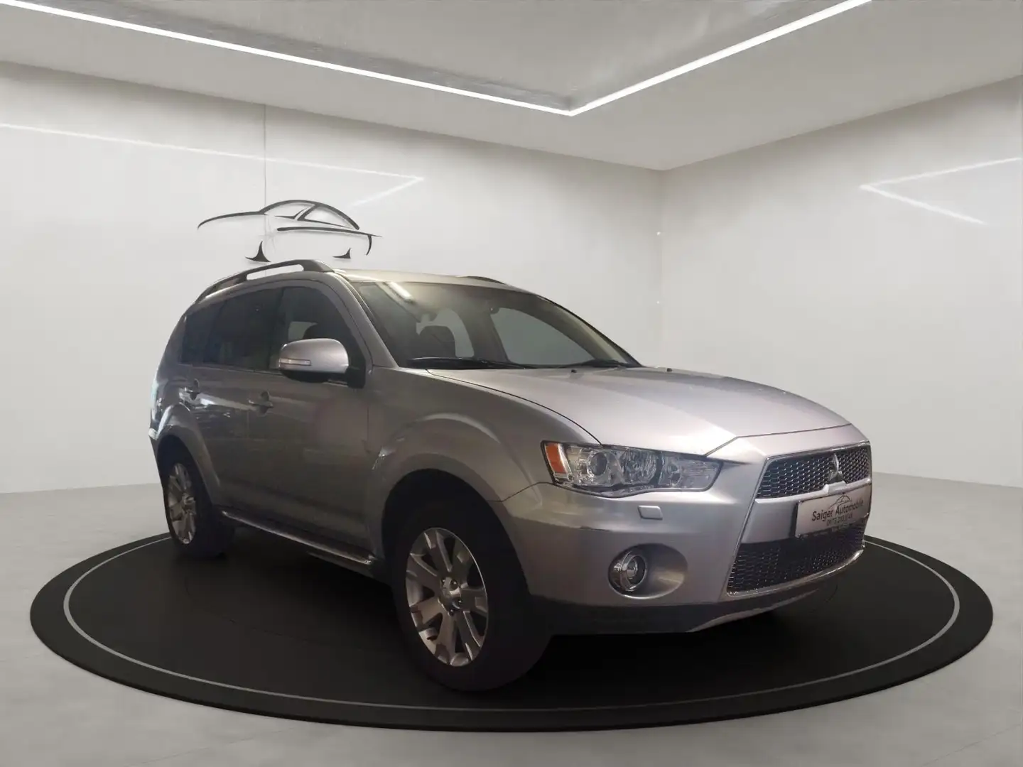 Mitsubishi Outlander Motion 4WD Automatik Pdc Ahk Argent - 1
