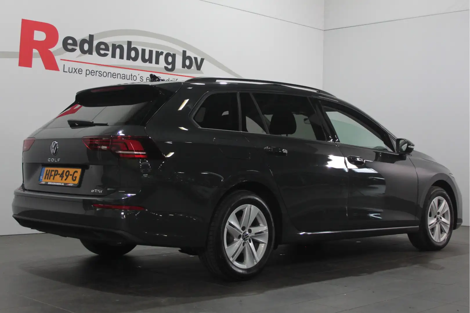 Volkswagen Golf Variant 8.5 1.5 eTSI Life Business - Pano / Carplay / HUD Grijs - 2
