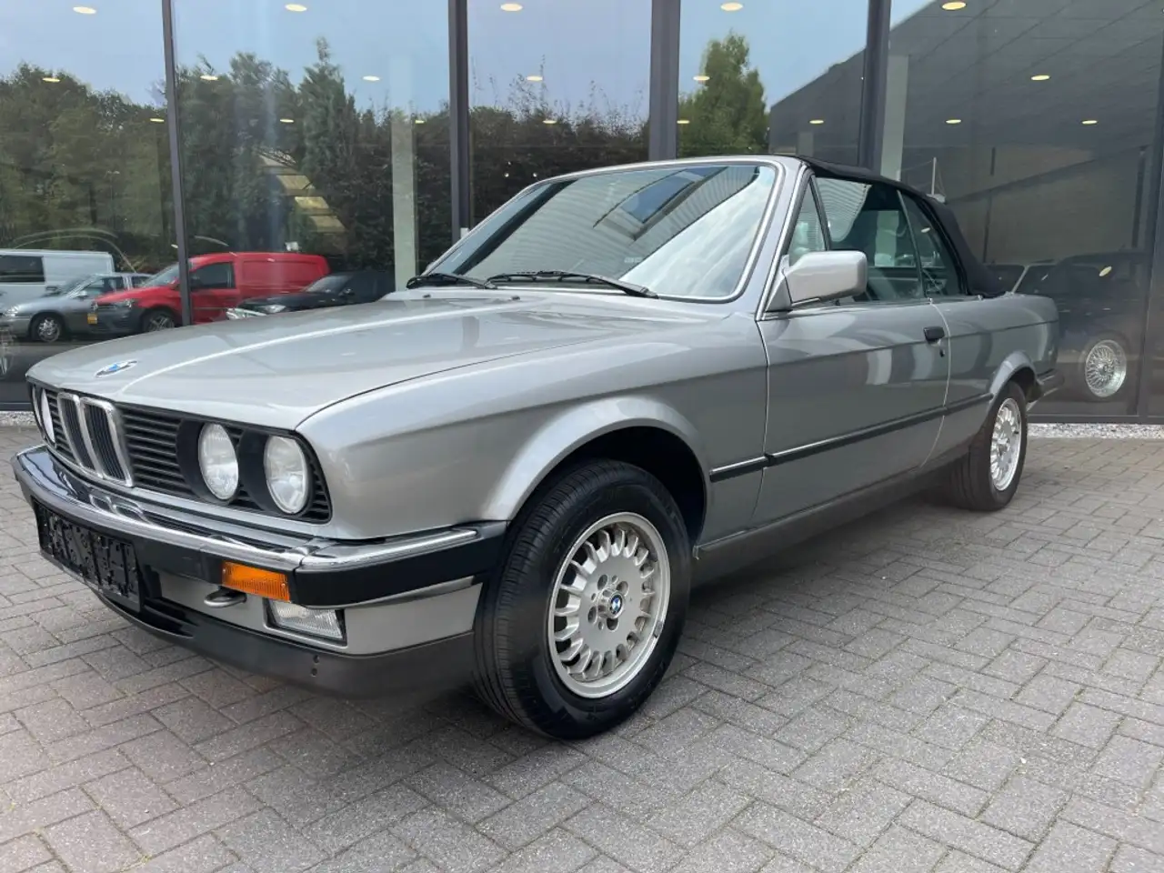 BMW 325I Cabrio Automaat, Collectors Item, foto 2