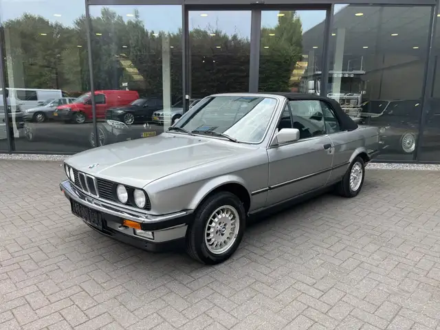 BMW 325 325I Cabrio Automaat, Collectors Item