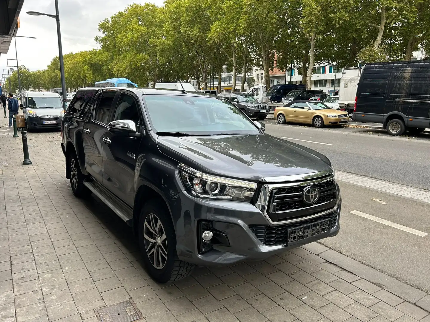 Toyota Hilux Hilux 2.4 D-4D 4WD Gris - 2