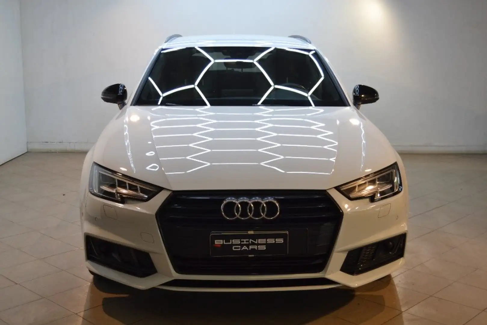 Audi A4 Avant 40 g-tron S tronic S line edition Weiß - 2