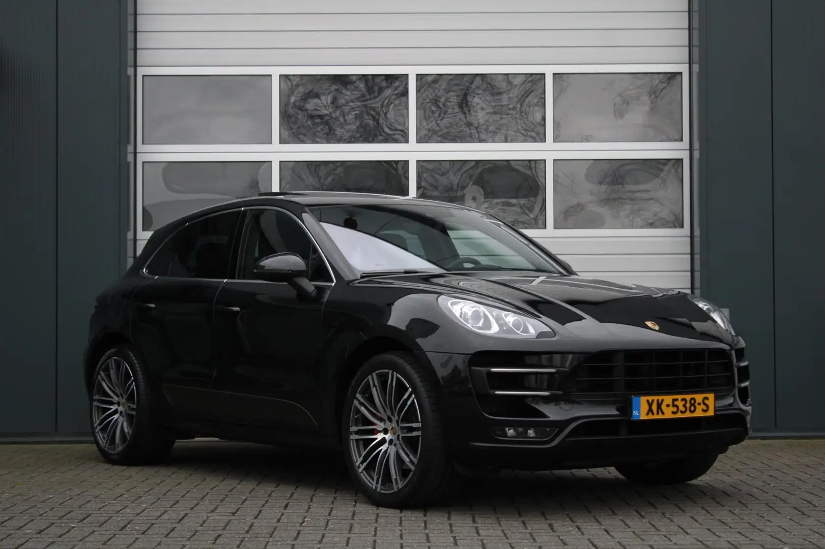 Porsche Macan 3.6 Turbo 400pk SportChrono/Carbon/Pano/Bose/Keyle Zwart - 1