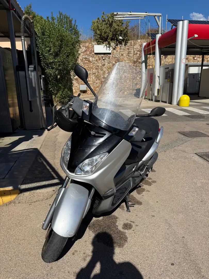 Yamaha X-Max 250 Чорний - 2