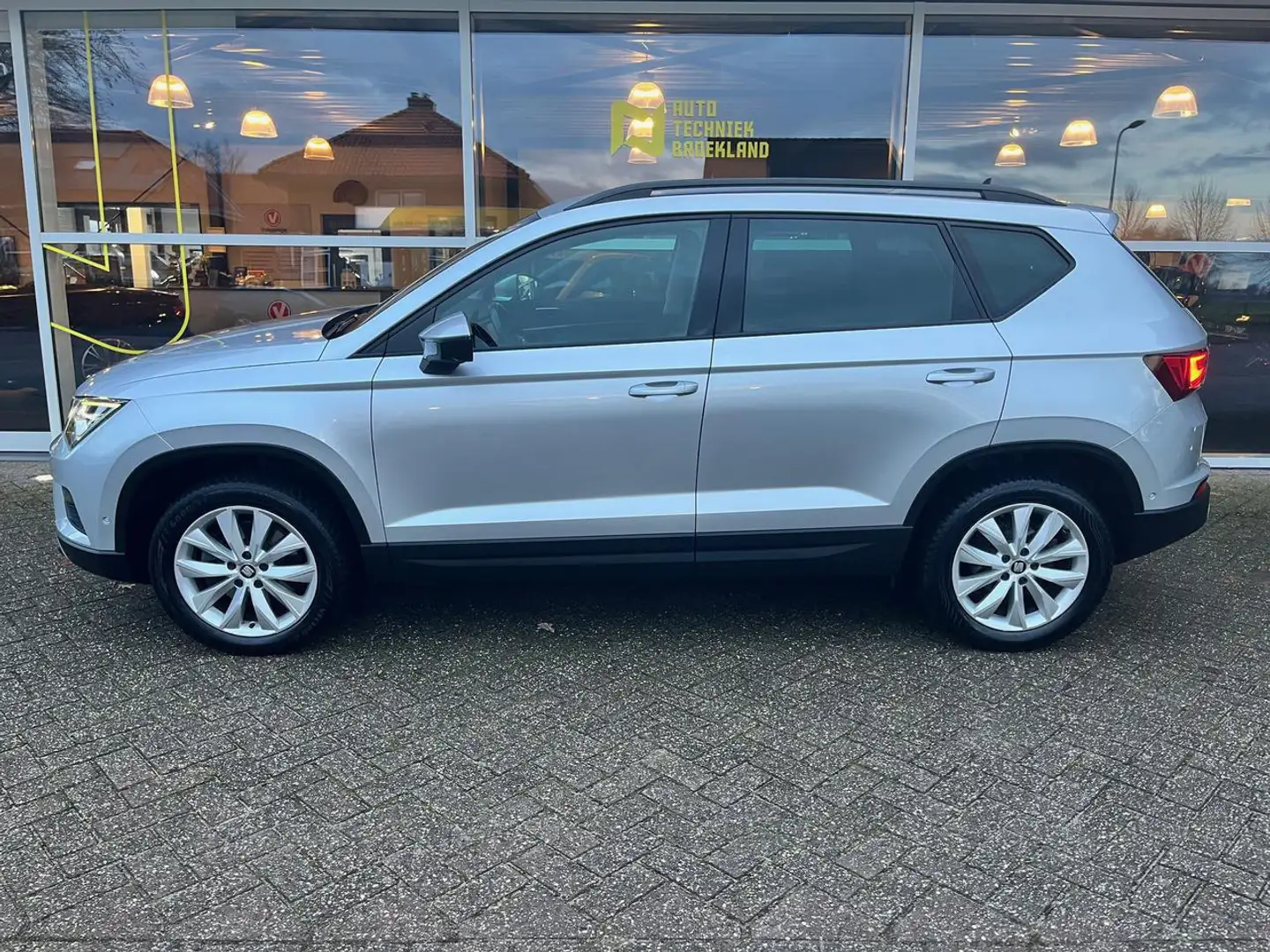 SEAT Ateca 1.0 ECOTSI STYLE BUSINESS INTENSE 360 CAMERA|TREKH Grijs - 2