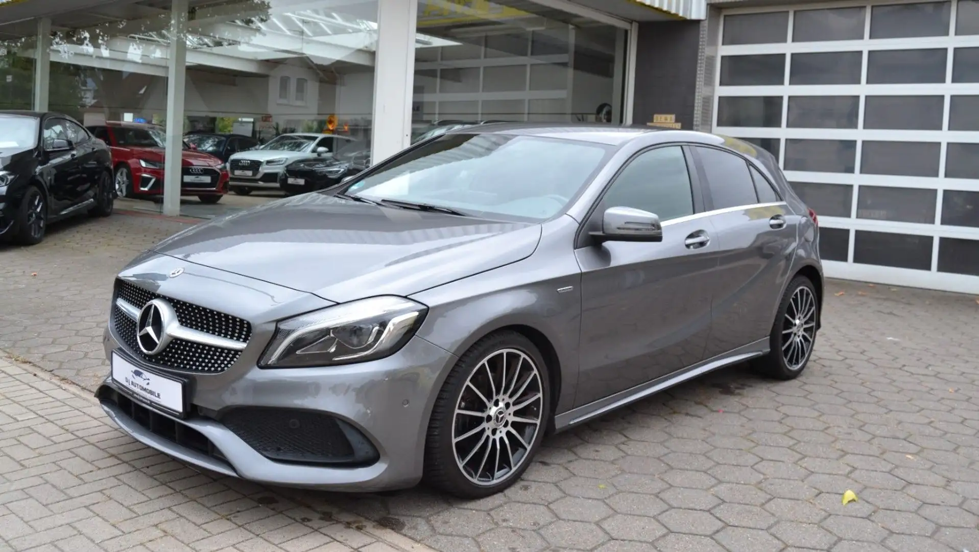 Mercedes-Benz A 200 A200 BlueEfficiency*AMG-Line*Alcantara*Diamond* Grau - 1