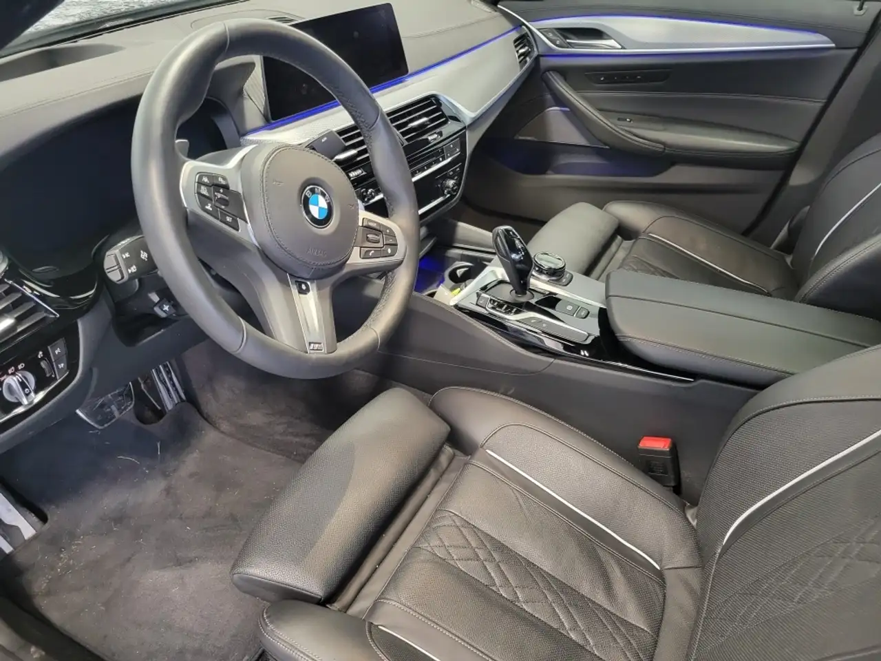 BMW 5 Series снимка BMW 5 Series