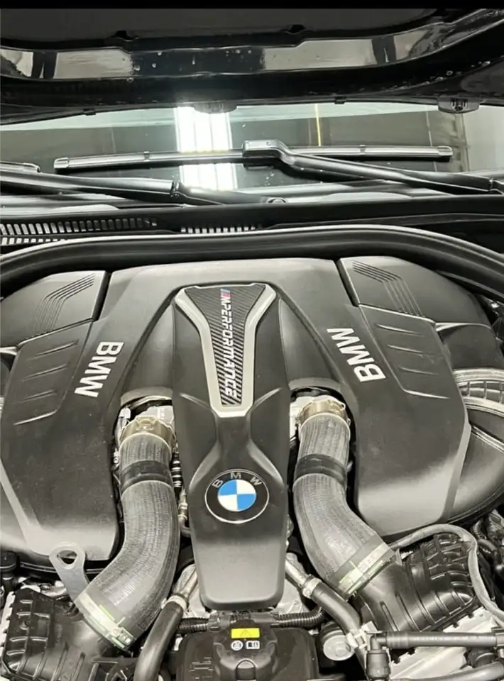 BMW 5 Series снимка BMW 5 Series