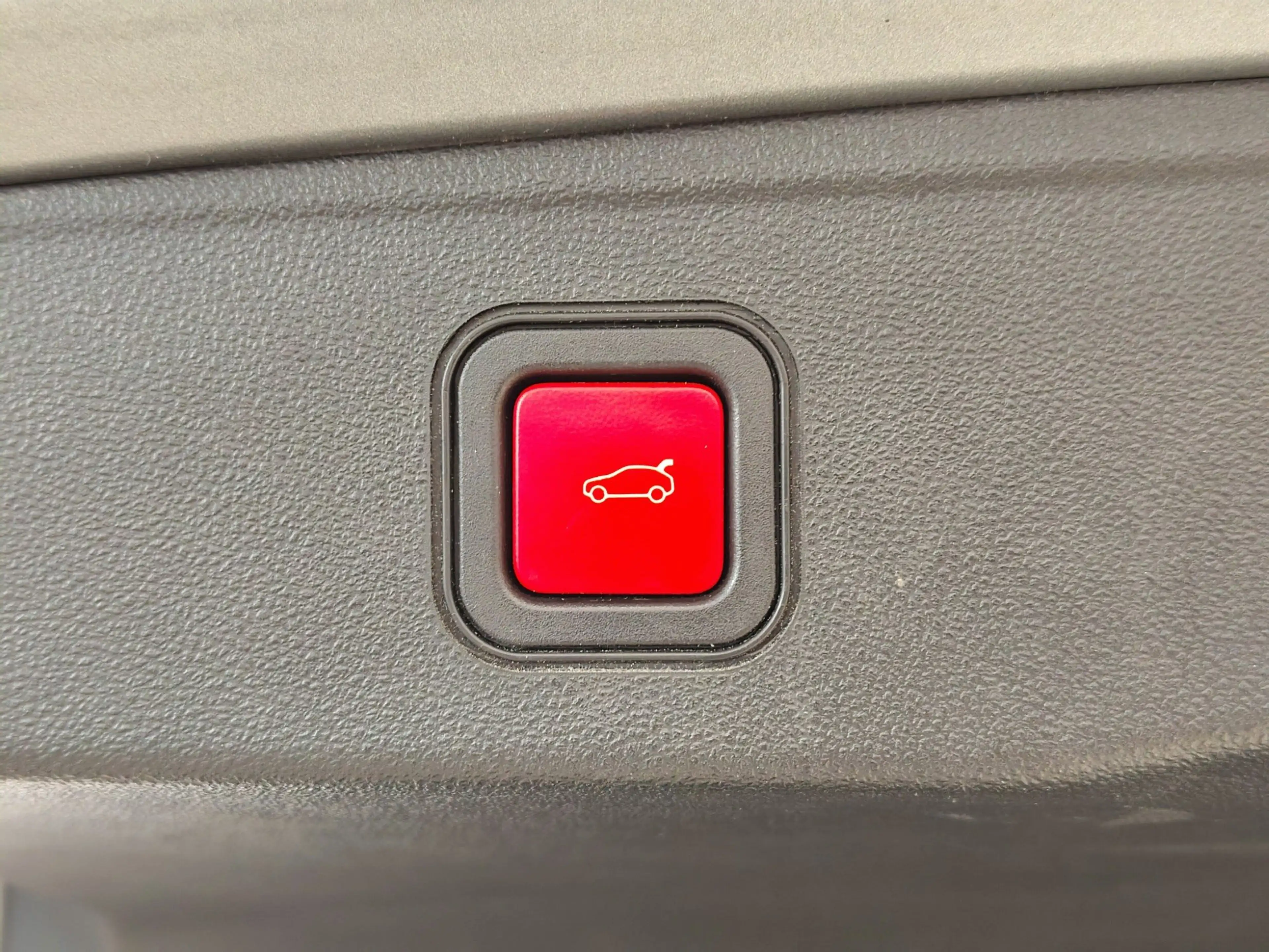 Jeep Avenger 1.2 MHEV Altitude JBL ACC LED — photo 11