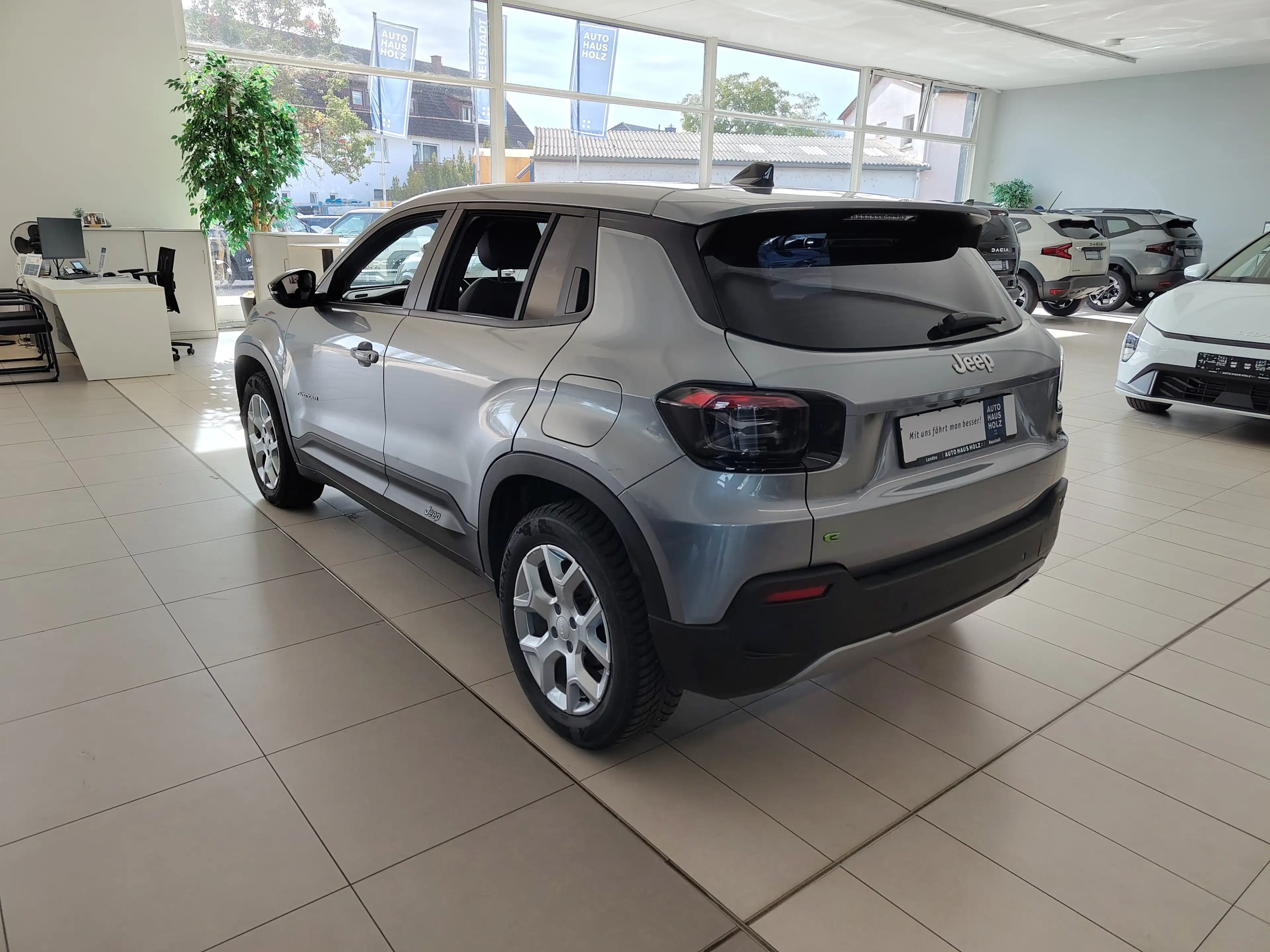 Jeep Avenger 1.2 MHEV Altitude JBL ACC LED — photo 2
