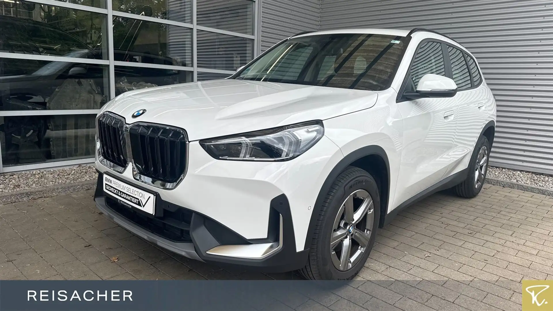 BMW X1 sDrive18iA Navi RüKa adLED 17"LM Weiß - 1