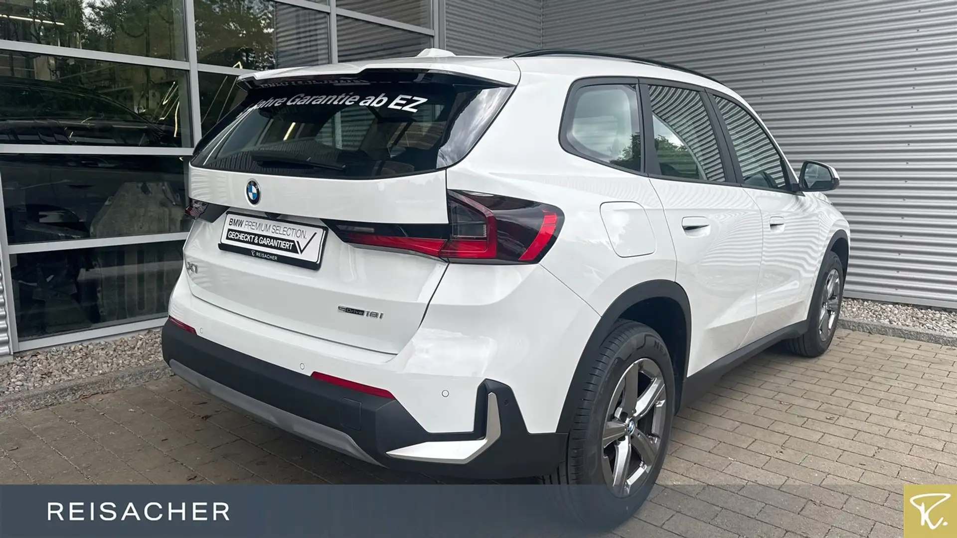 BMW X1 sDrive18iA Navi RüKa adLED 17"LM Weiß - 2