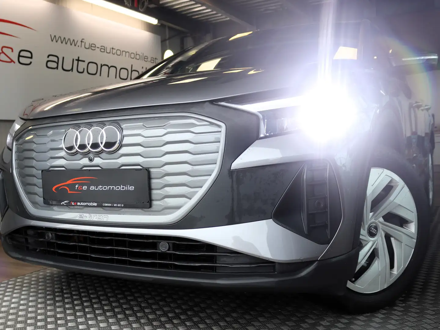 Audi Q4 e-tron 35 Sportback Gris - 1