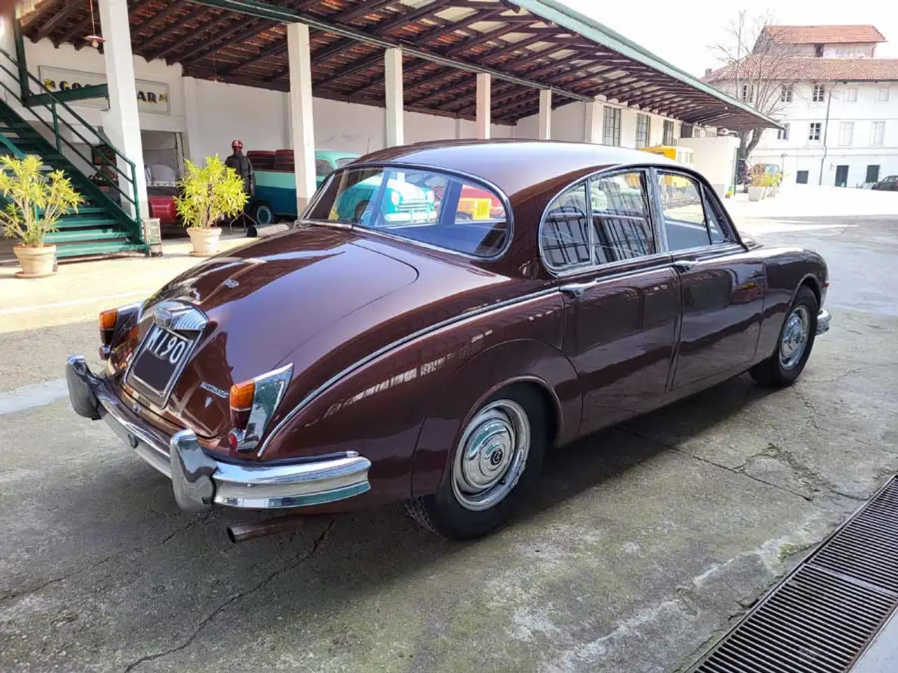 Daimler 2.5 V8 Saloon - SUMMER PRICE, foto 7