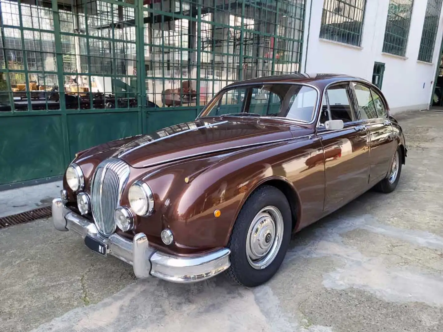 Daimler Sonstige 2.5 V8 Saloon - SUMMER PRICE Braun - 1