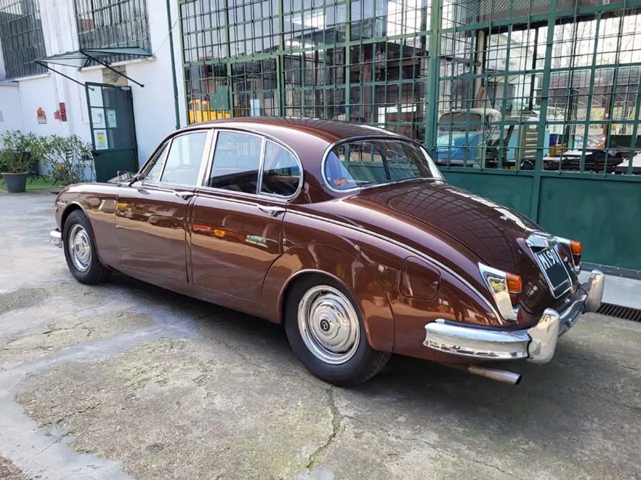 Daimler 2.5 V8 Saloon - SUMMER PRICE, foto 9