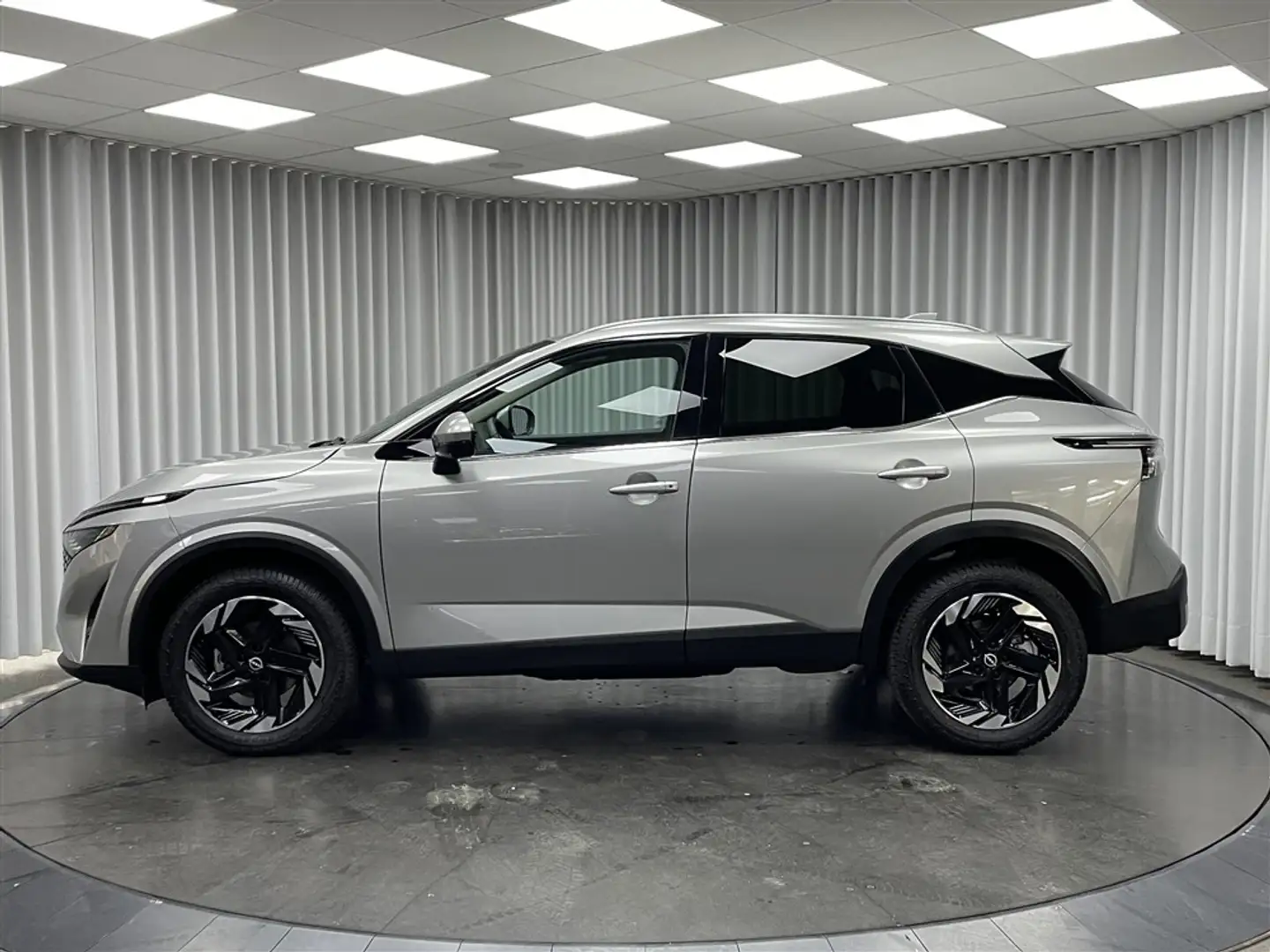 Nissan Qashqai 1.3 Dig-T mHEV / Aut. / LED / ACC / Cam 360° Gris - 2