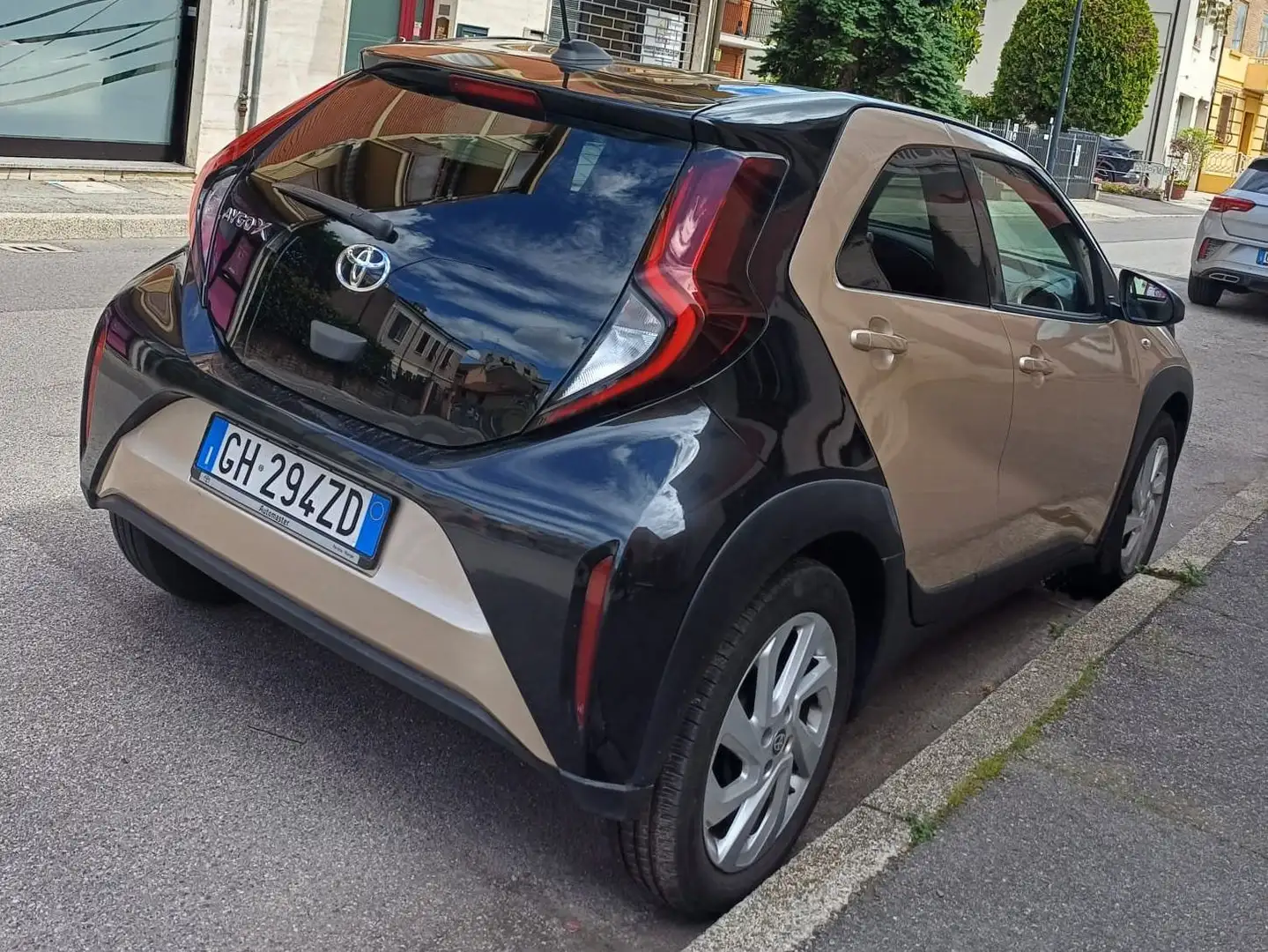 Toyota Aygo Aygo X X 1.0 Trend 72cv Beżowy - 1