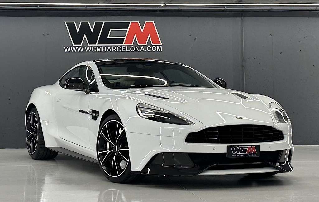 Aston Martin Vanquish - foto 1