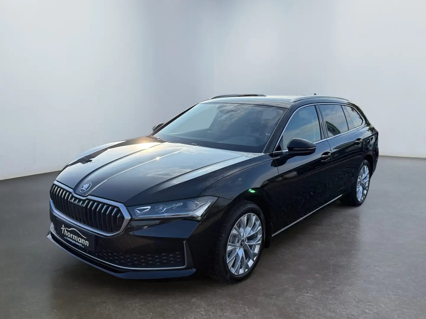 Skoda Superb Combi 2.0 TDI Sitzheiz.,Navi,Rückfahrkam. Zwart - 2