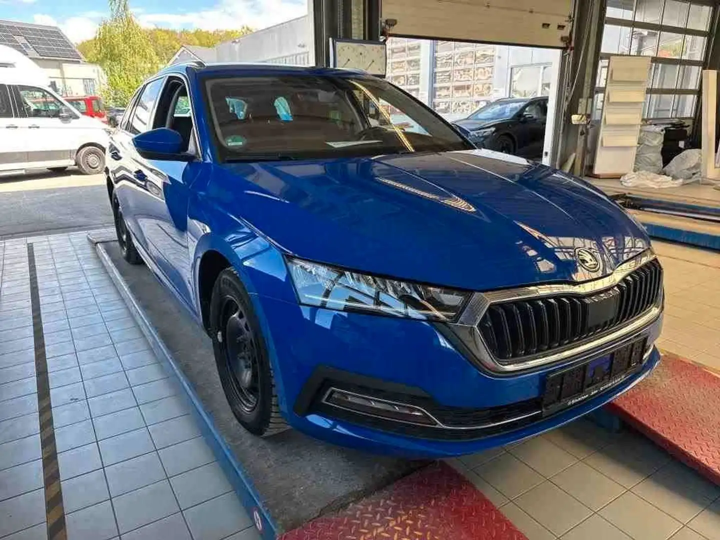 Skoda Octavia Combi Style 8 fach LED Alu netto 13795€ Blau - 1