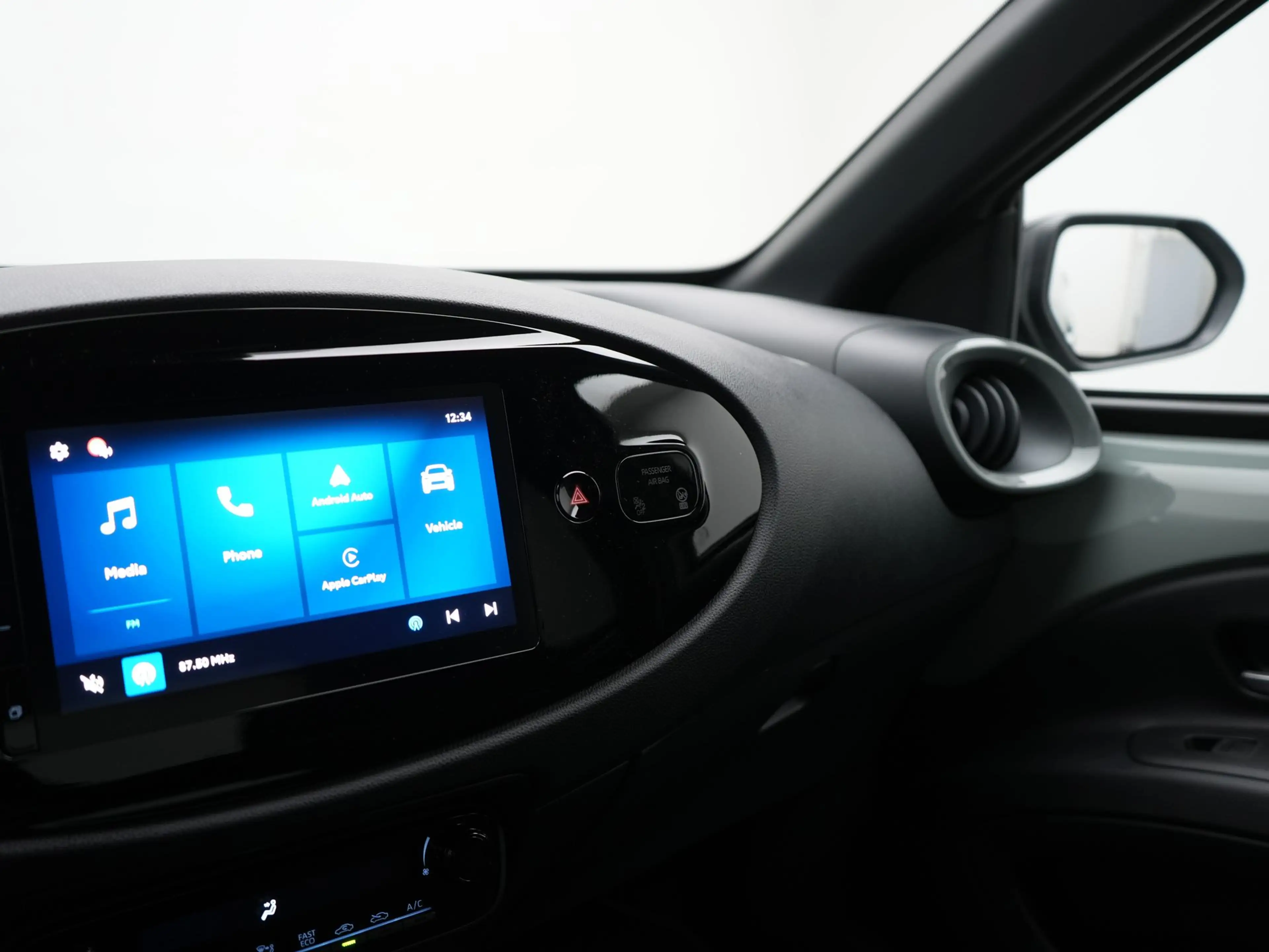 Toyota Aygo X Hybrid 115 pulse ||NU met € 1.500,- korting|| — photo 4