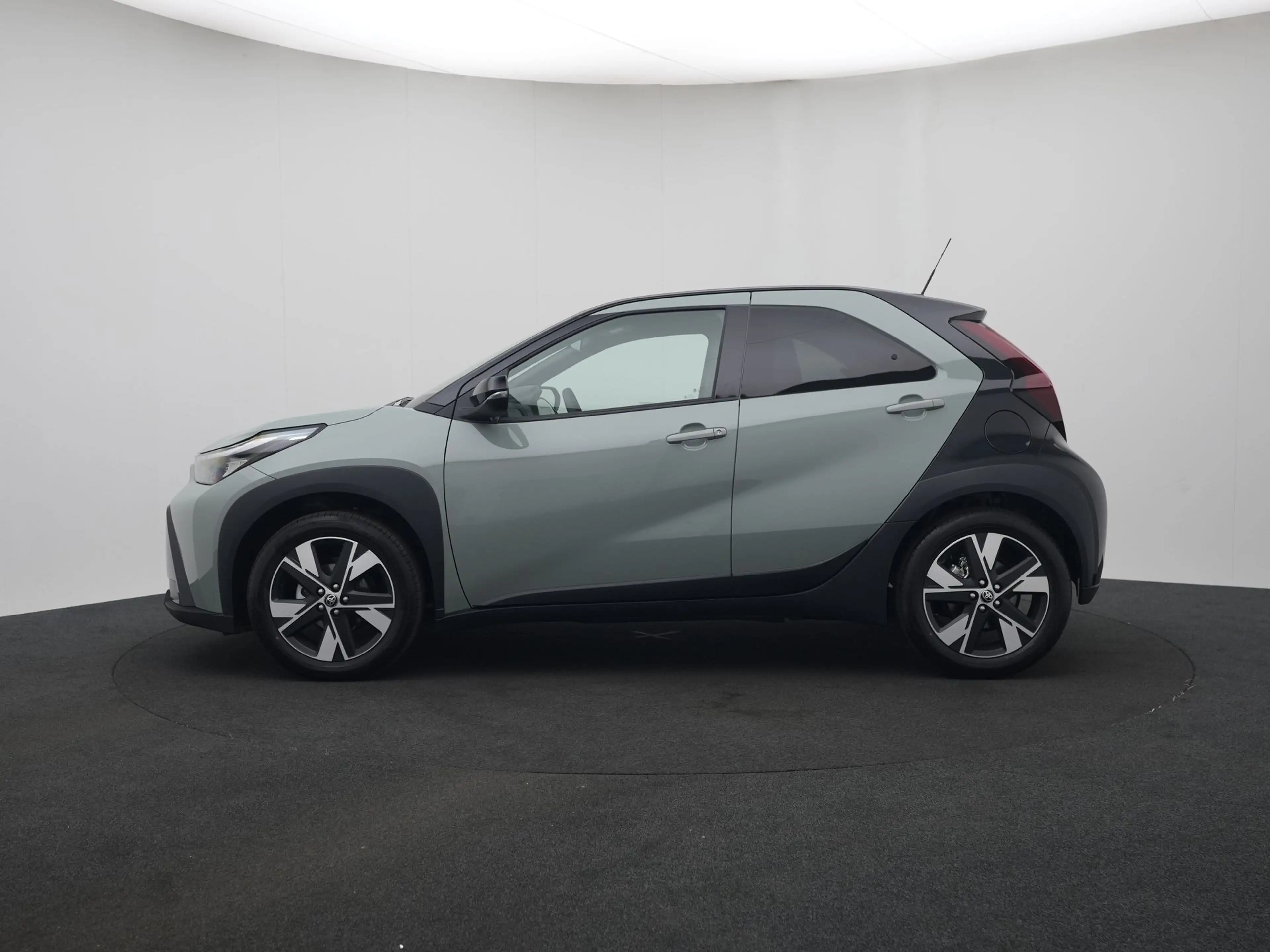 Toyota Aygo X Hybrid 115 pulse ||NU met € 1.500,- korting|| — photo 3