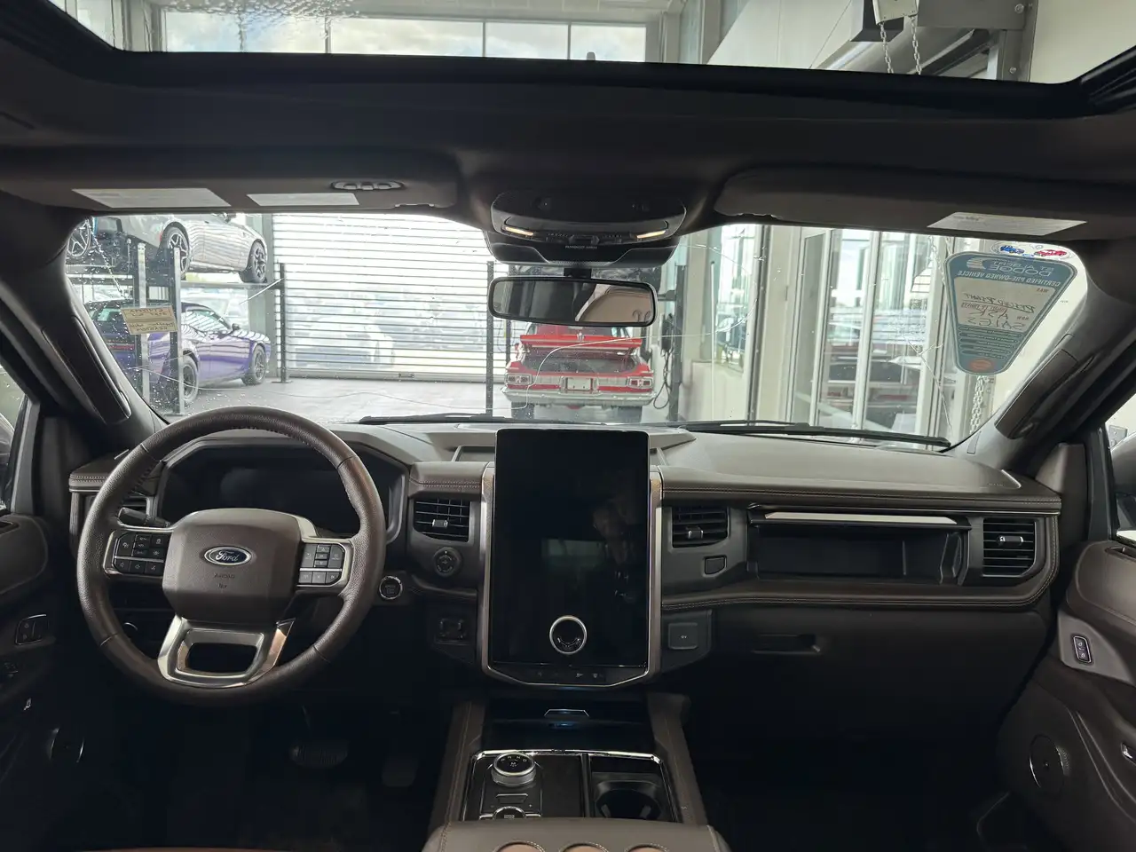 Ford Expedition снимка Ford Expedition