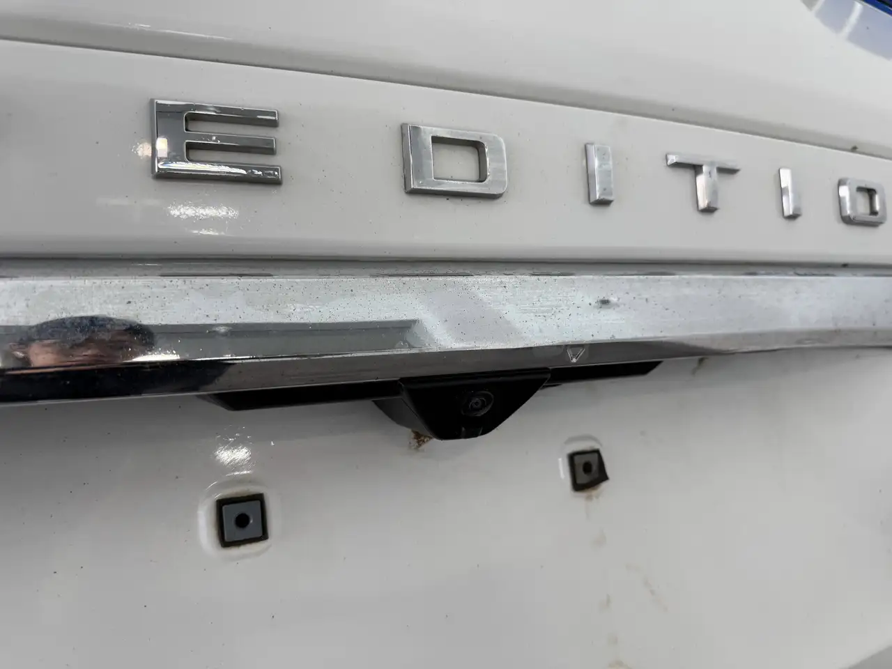 Ford Expedition снимка Ford Expedition