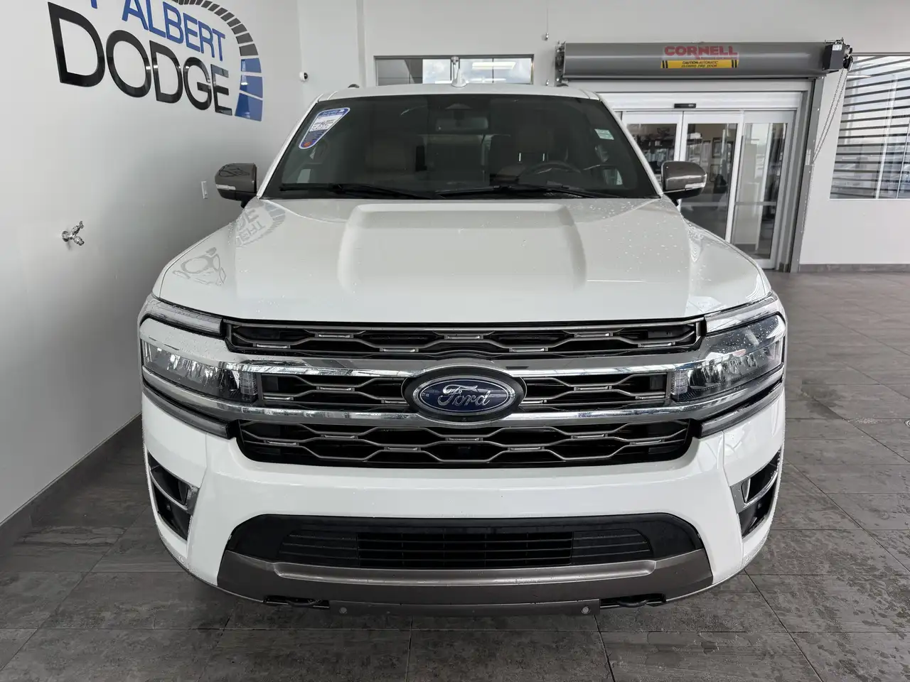 Ford Expedition снимка Ford Expedition