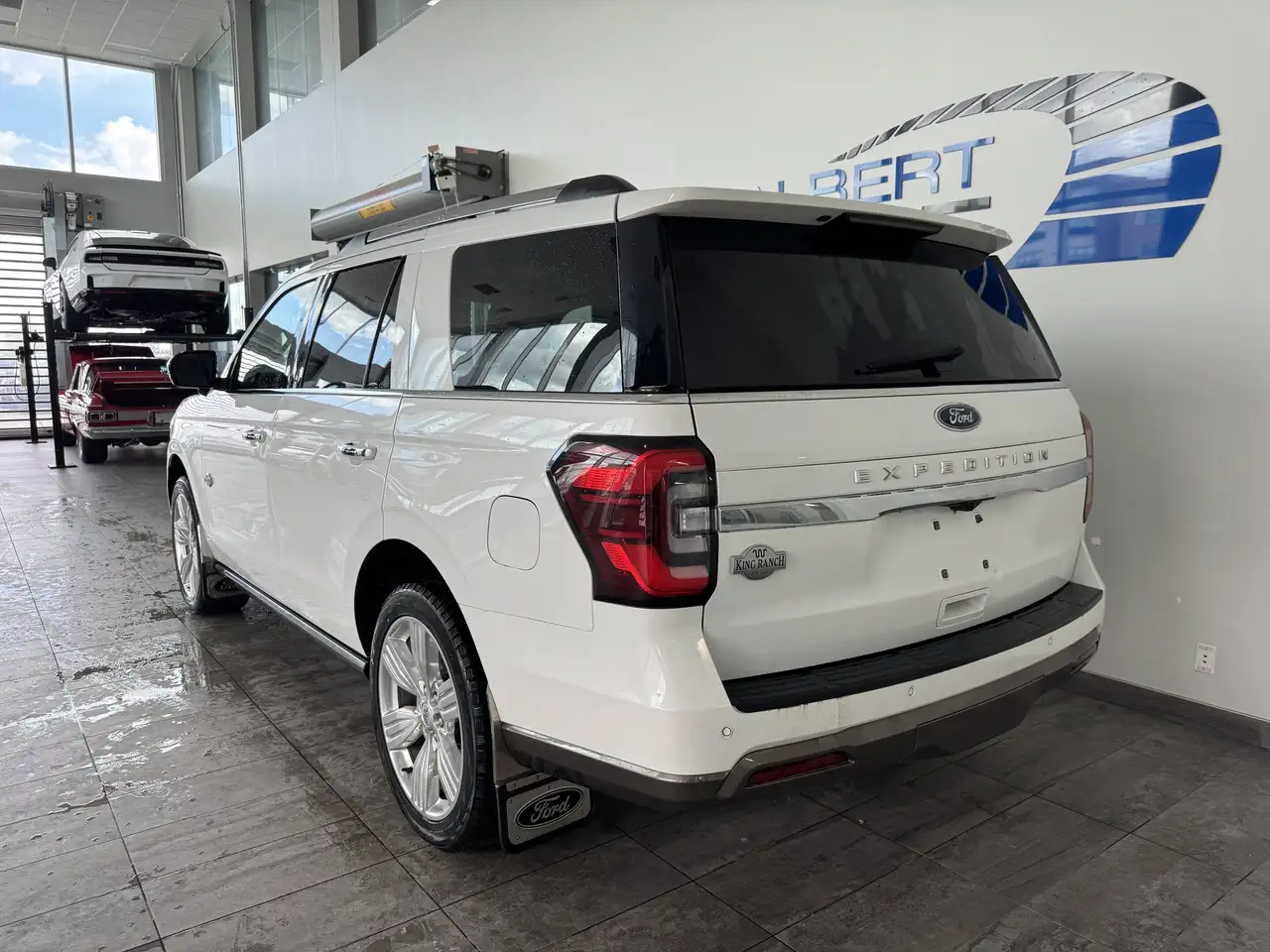 Ford Expedition снимка Ford Expedition