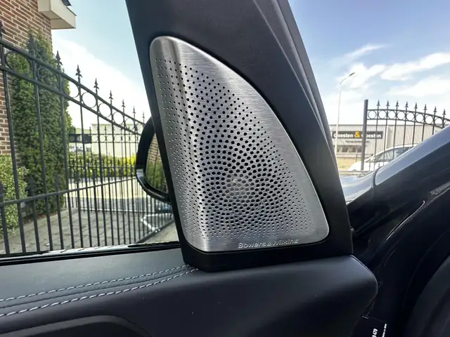 BMW X5 view 21