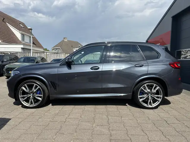 BMW X5 view 4