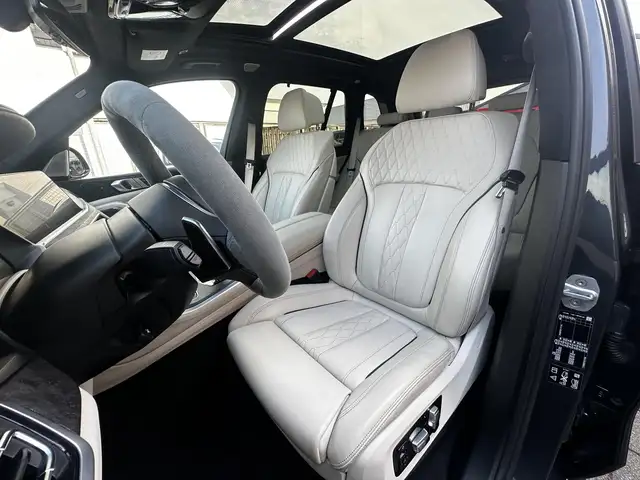 BMW X5 view 3