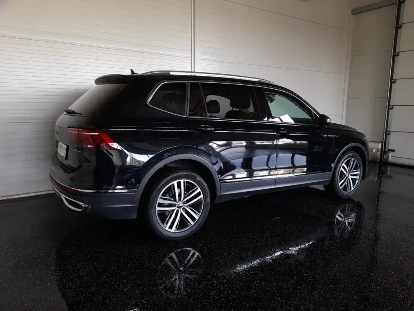 Volkswagen Tiguan ALLSPACE ELEGANCE 4x4 2,0 TDI DSG *SKY / 19 ZOLL / MATRIX-LED / DCC / VIRTUELL / NAVI / ACC / E-KLAPPE* Schwarz - 2