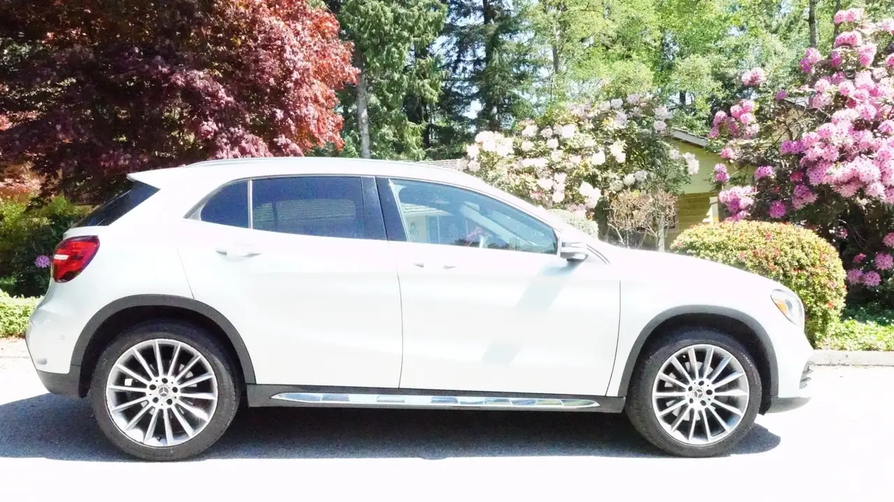 Mercedes-Benz GLA снимка Mercedes-Benz GLA