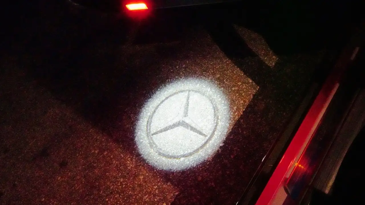 Mercedes-Benz GLA снимка Mercedes-Benz GLA