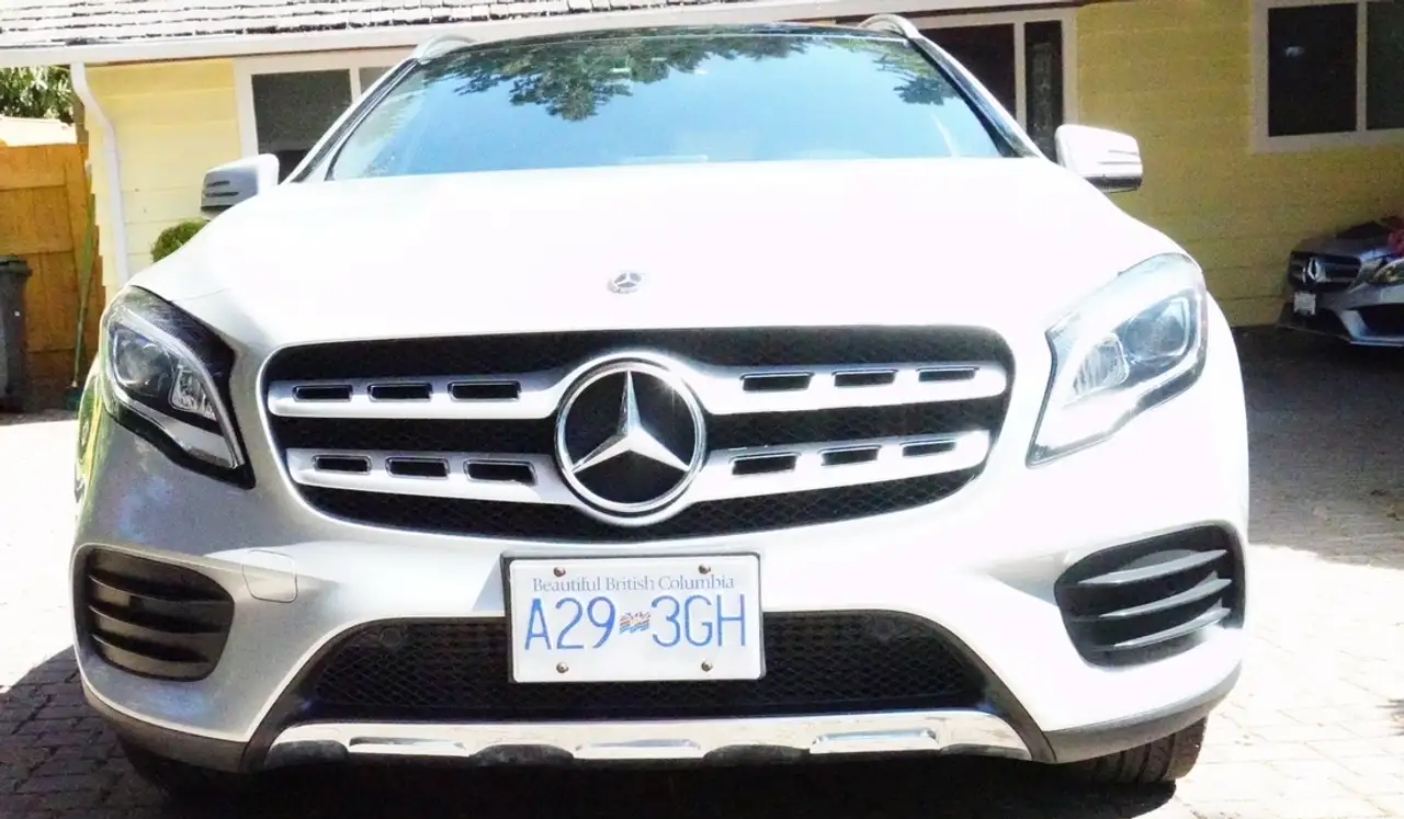 Mercedes-Benz GLA снимка Mercedes-Benz GLA