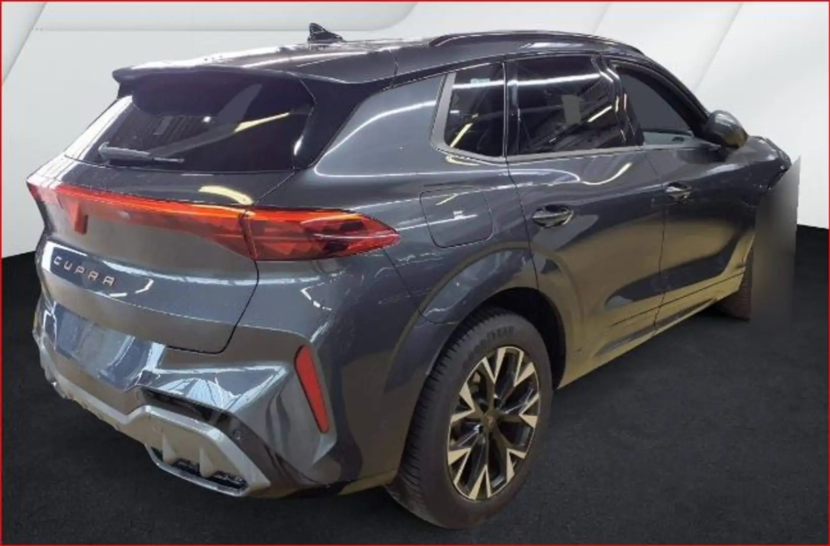 CUPRA Terramar 1.5 eTSI DSG Navi LED HuD el.HK 360°Kam Grau - 2