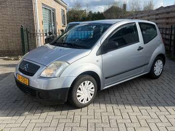 1.1i Séduction leuke zuinig auto met een vol jaar