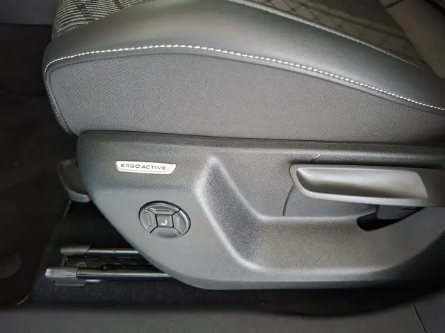 Volkswagen Tiguan Sport TDI 4MOTION DSG Ansicht 11