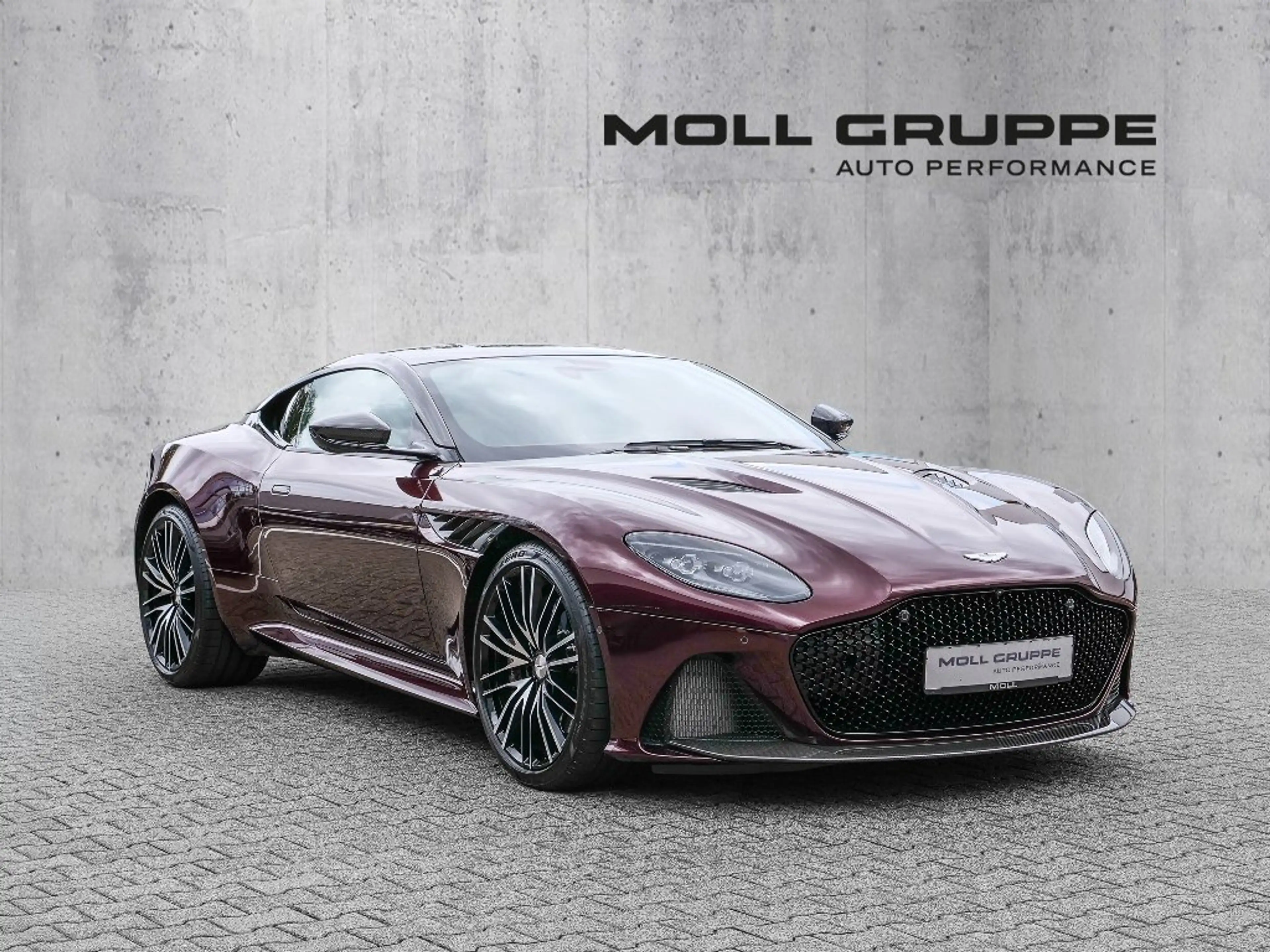 Aston Martin DBS Devine Red, Full Carbon