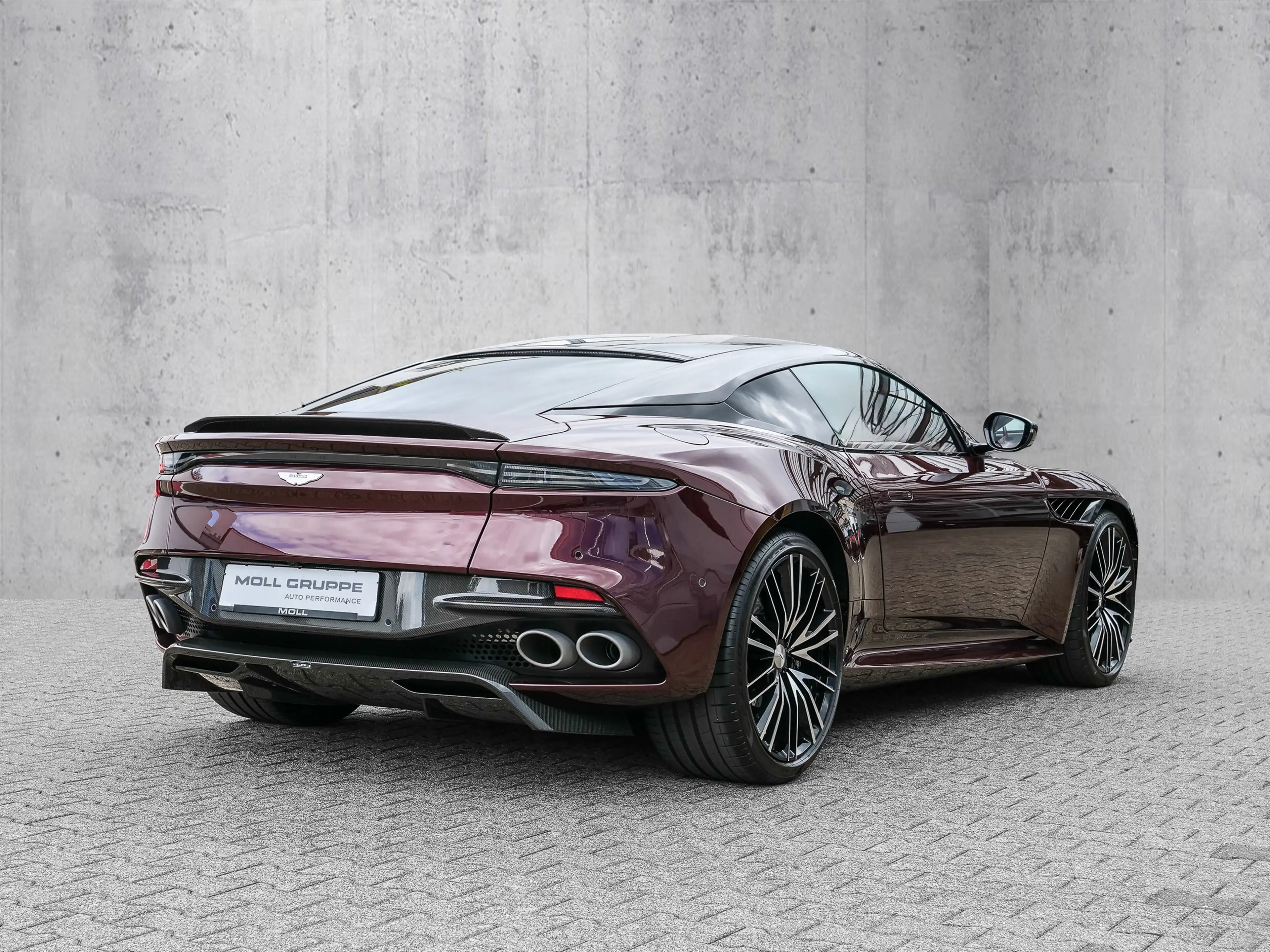 Aston Martin DBS Devine Red, Full Carbon — photo 4