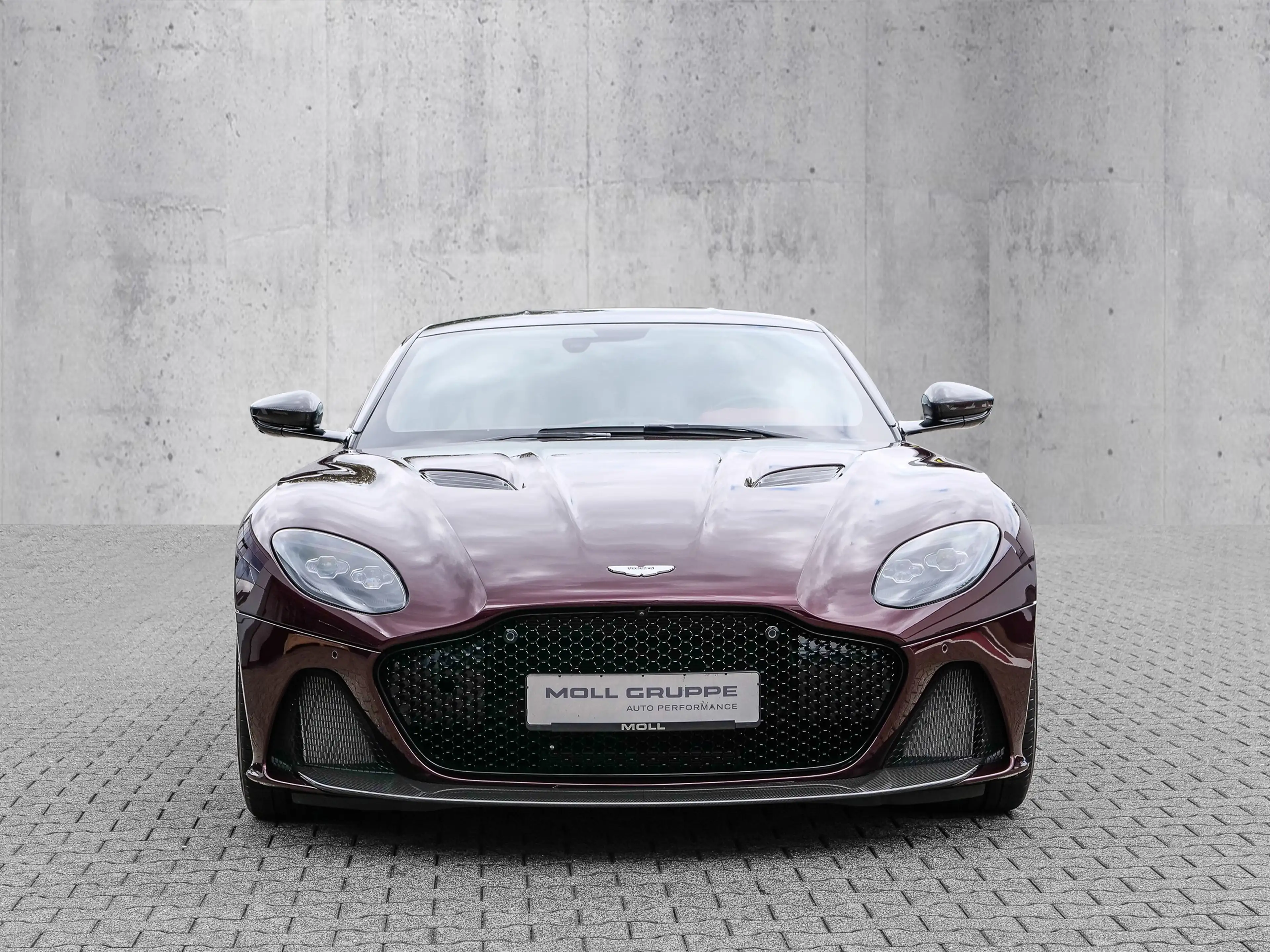 Aston Martin DBS Devine Red, Full Carbon — photo 6