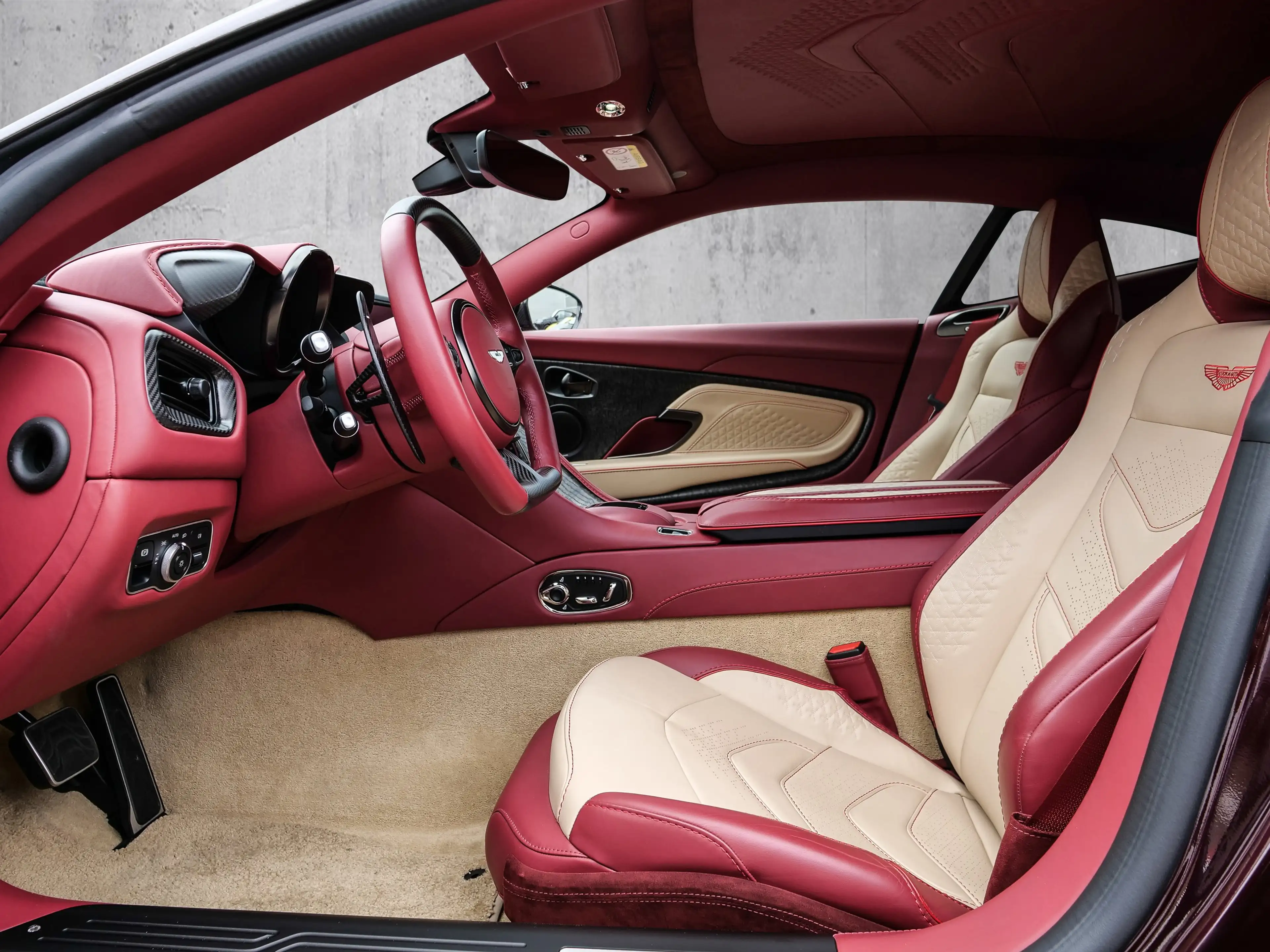 Aston Martin DBS Devine Red, Full Carbon — photo 9