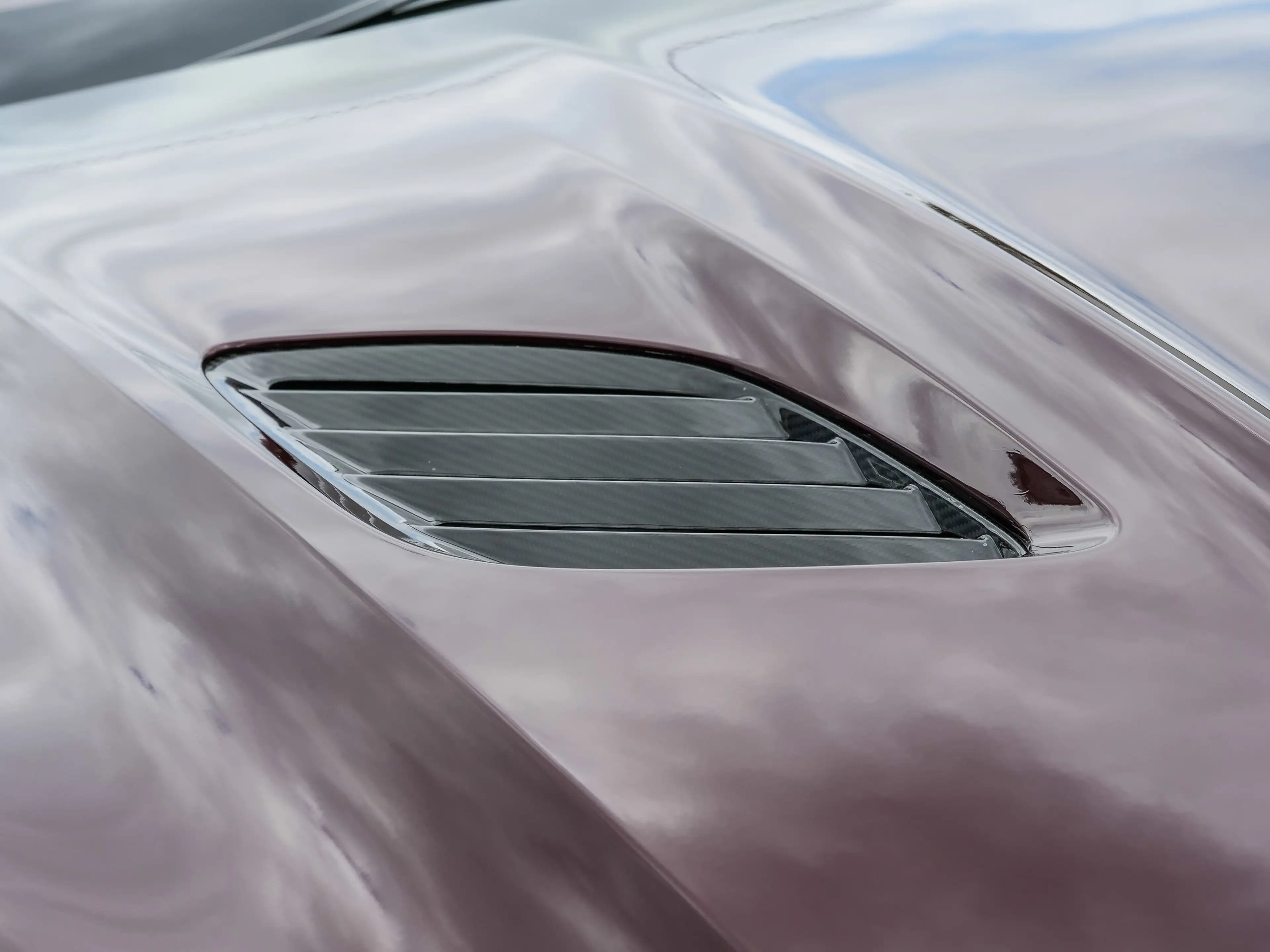 Aston Martin DBS Devine Red, Full Carbon — photo 15