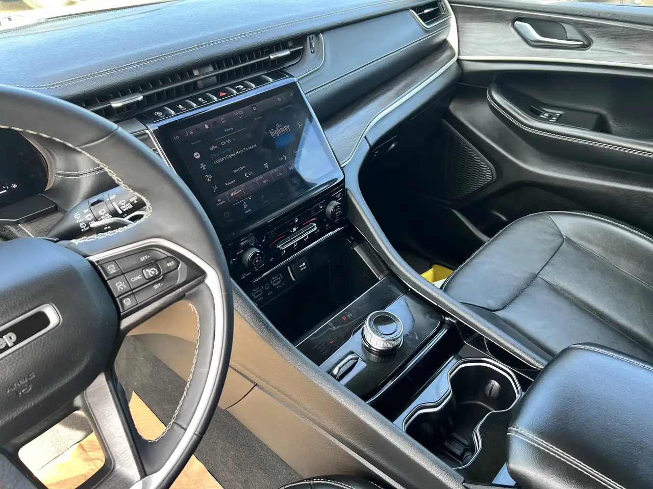 Jeep Grand Cherokee снимка Jeep Grand Cherokee