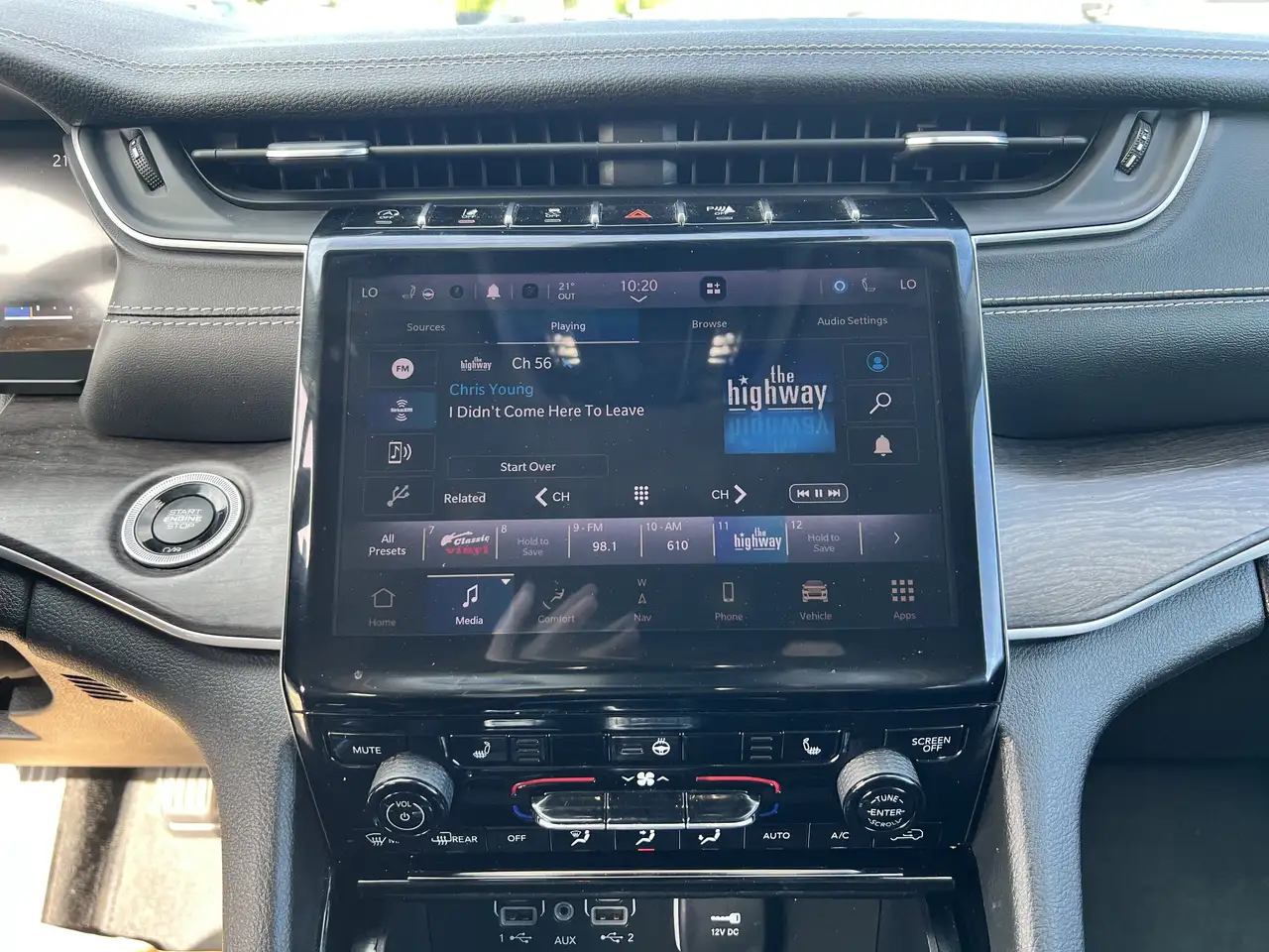Jeep Grand Cherokee снимка Jeep Grand Cherokee
